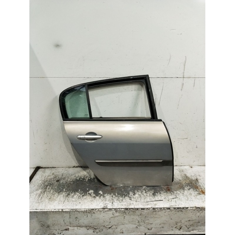 Recambio de puerta trasera derecha para renault megane ii classic berlina confort authentique referencia OEM IAM  4p 