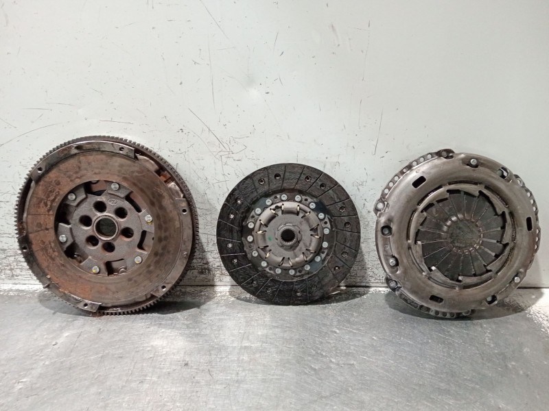 Recambio de kit embrague para audi a3 (8l) referencia OEM IAM 324030210 124032110 