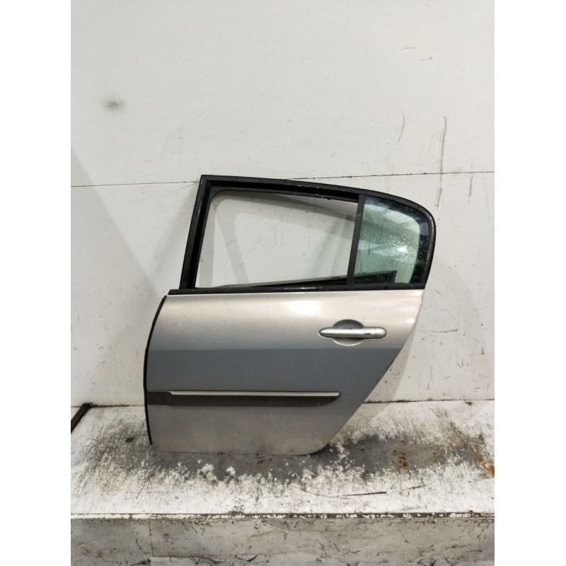 Recambio de puerta trasera izquierda para renault megane ii classic berlina confort authentique referencia OEM IAM  4p 