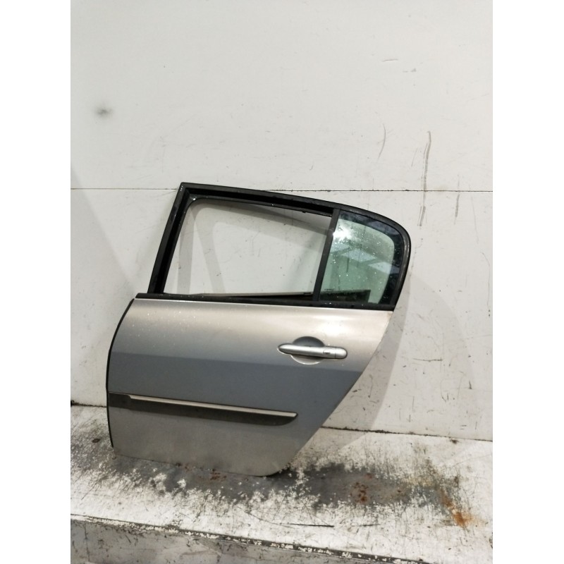 Recambio de puerta trasera izquierda para renault megane ii classic berlina confort authentique referencia OEM IAM  4p 
