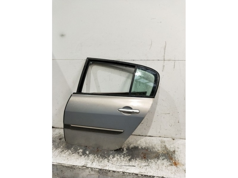 Recambio de puerta trasera izquierda para renault megane ii classic berlina confort authentique referencia OEM IAM  4p 