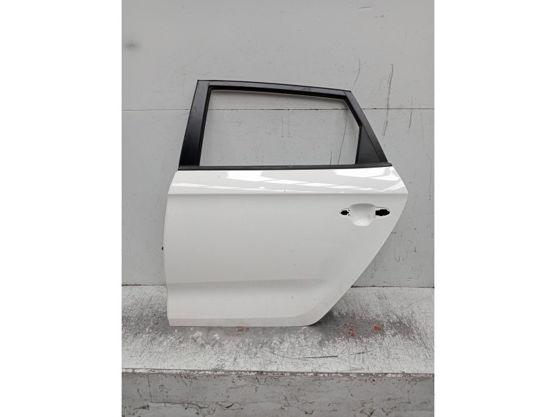 Recambio de puerta trasera izquierda para kia carens ( ) referencia OEM IAM  5p 