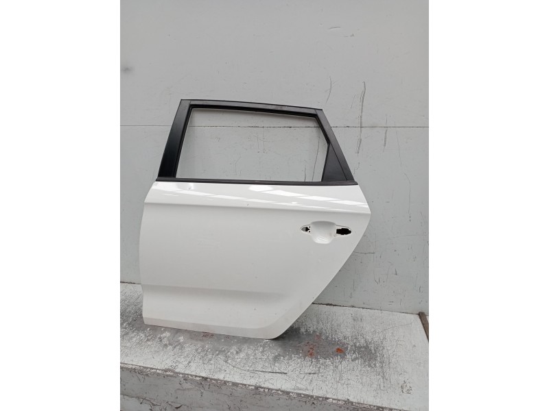 Recambio de puerta trasera izquierda para kia carens ( ) referencia OEM IAM  5p 