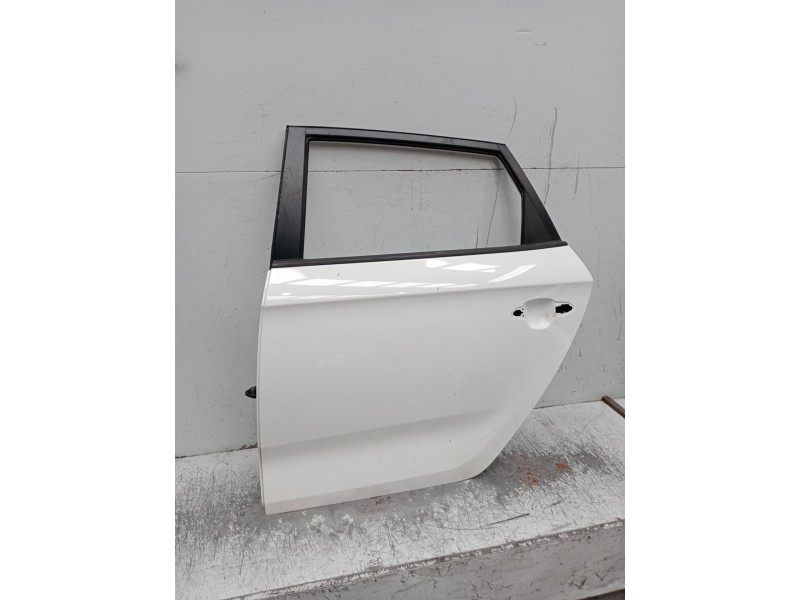 Recambio de puerta trasera izquierda para kia carens ( ) referencia OEM IAM  5p 