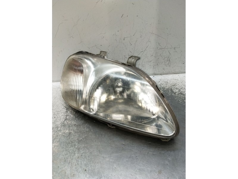 Recambio de faro derecho para honda civic vi hatchback (ej, ek) 1.5 i (ek3) referencia OEM IAM 88203030D  