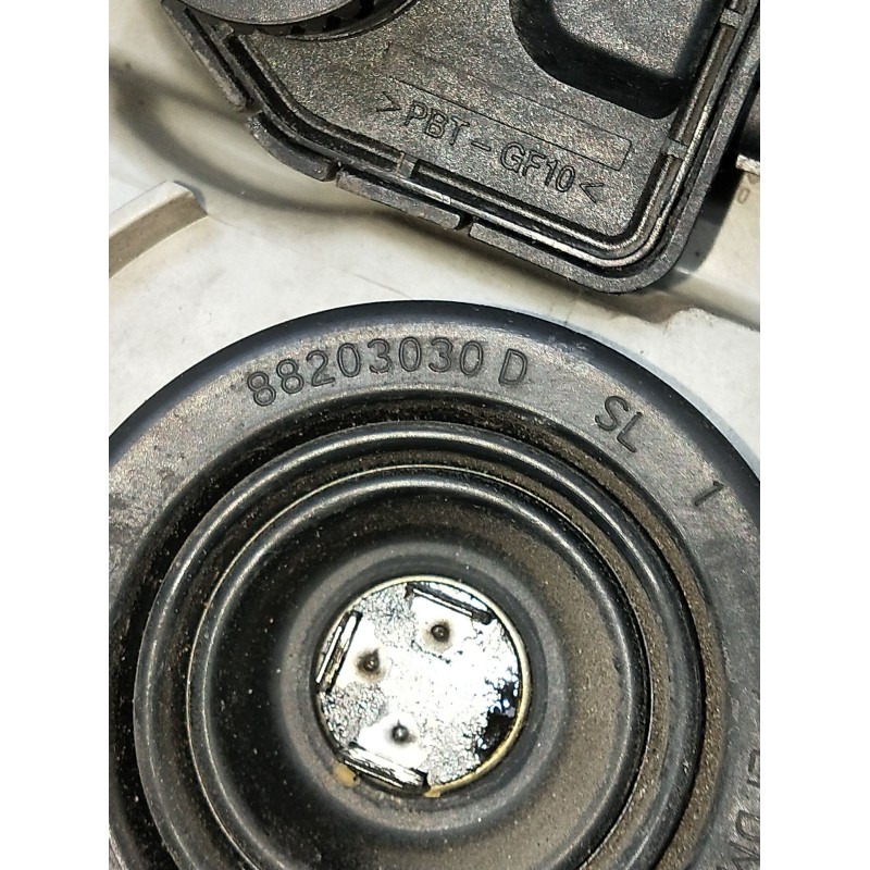 Recambio de faro derecho para honda civic vi hatchback (ej, ek) 1.5 i (ek3) referencia OEM IAM 88203030D  