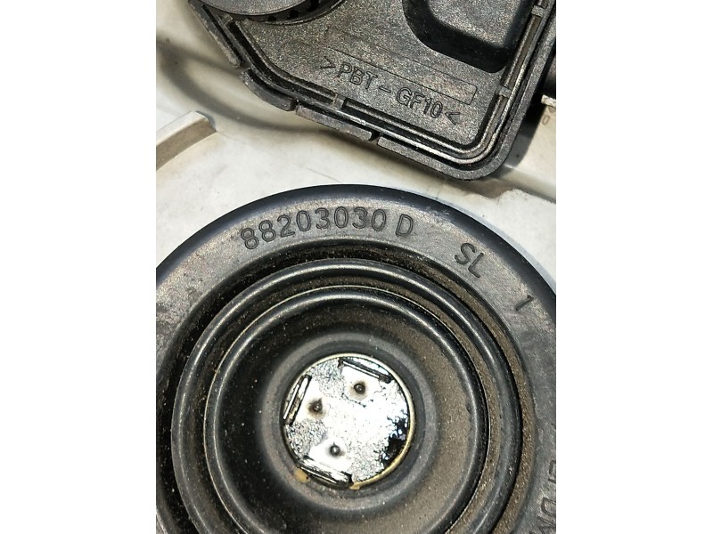 Recambio de faro derecho para honda civic vi hatchback (ej, ek) 1.5 i (ek3) referencia OEM IAM 88203030D  