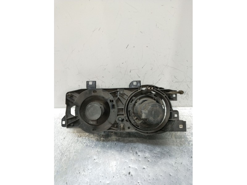 Recambio de faro derecho para bmw 5 (e34) 525 tds referencia OEM IAM 13174000  