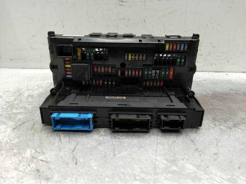 Recambio de caja reles / fusibles para bmw serie 5 lim. (f10) 525d xdrive referencia OEM IAM 23071203273648925281501  