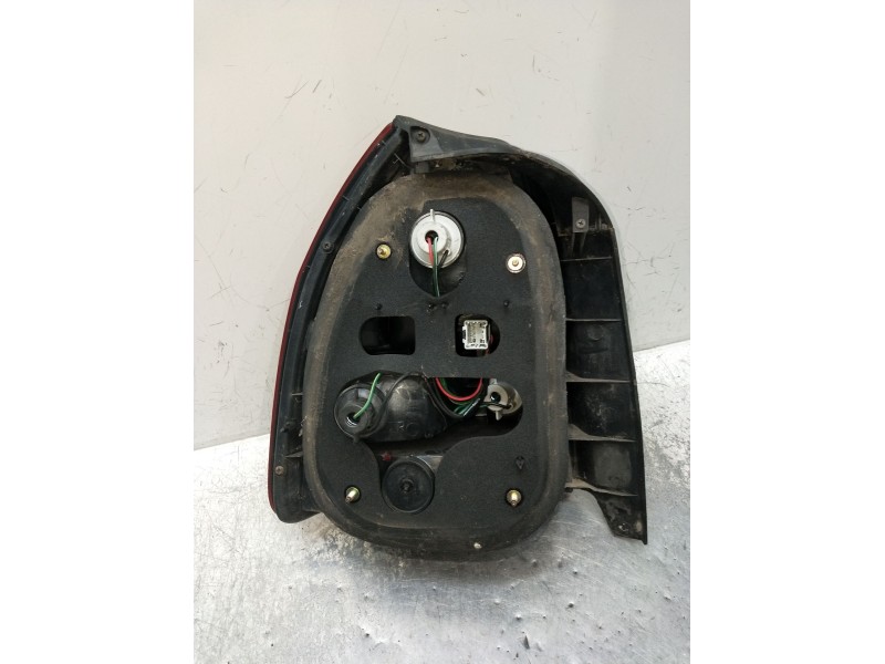 Recambio de piloto trasero derecho para honda civic vi hatchback (ej, ek) 1.5 i (ek3) referencia OEM IAM   