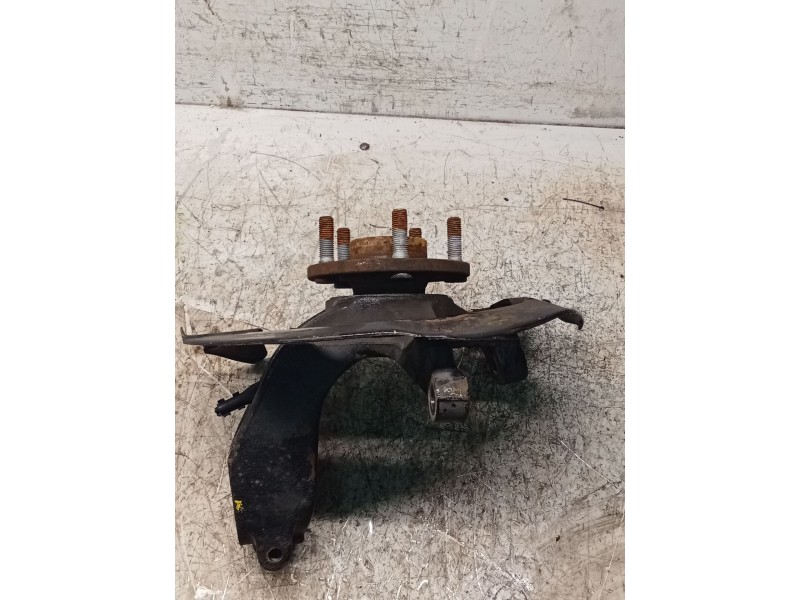 Recambio de mangueta delantera derecha para volvo s40 berlina 1.6 d kinetic referencia OEM IAM   