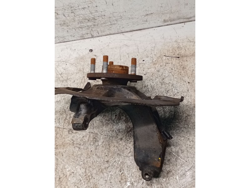 Recambio de mangueta delantera izquierda para volvo s40 berlina 1.6 d kinetic referencia OEM IAM   