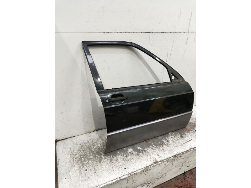 Recambio de puerta delantera derecha para mercedes-benz clase c (w201) berlina referencia OEM IAM  5p 