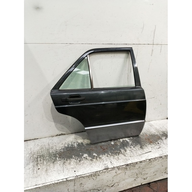 Recambio de puerta trasera derecha para mercedes-benz clase c (w201) berlina referencia OEM IAM  4p 