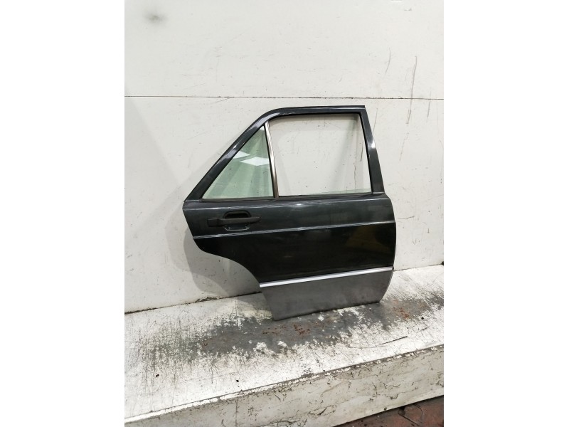 Recambio de puerta trasera derecha para mercedes-benz clase c (w201) berlina referencia OEM IAM  4p 