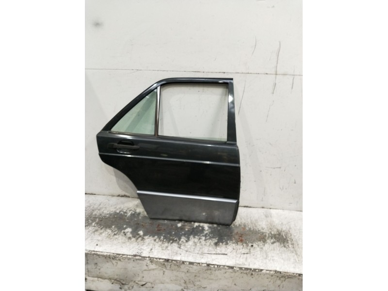 Recambio de puerta trasera derecha para mercedes-benz clase c (w201) berlina referencia OEM IAM  4p 