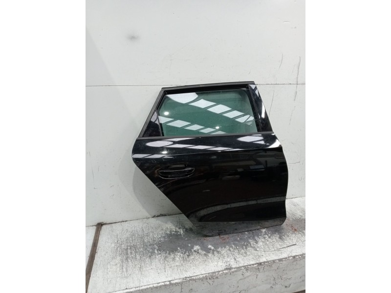 Recambio de puerta trasera derecha para seat leon sportstourer (kl8) referencia OEM IAM   