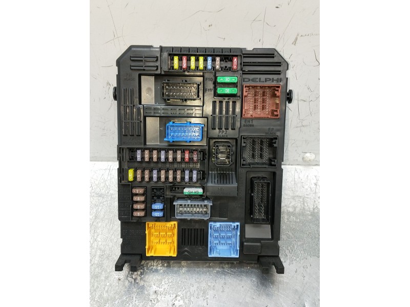 Recambio de caja reles / fusibles para citroën c4 spacetourer 1.2 referencia OEM IAM 983070778000  