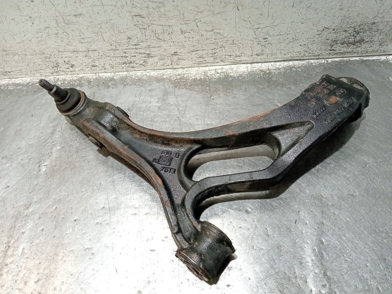 Recambio de brazo suspension inferior delantero izquierdo para volkswagen touareg (7la) referencia OEM IAM 7L0407153A  