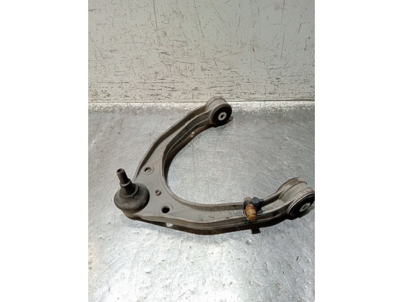 Recambio de brazo suspension superior delantero derecho para volkswagen touareg (7la) referencia OEM IAM 7L0407047A  