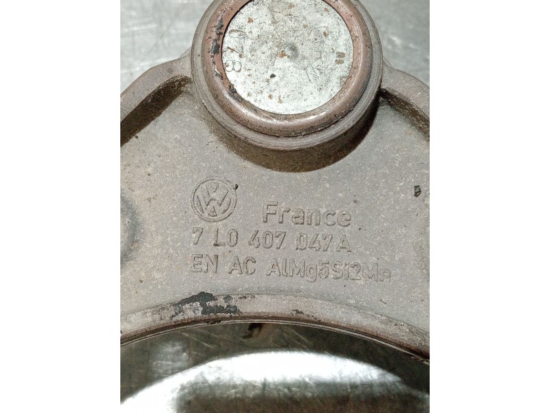 Recambio de brazo suspension superior delantero derecho para volkswagen touareg (7la) referencia OEM IAM 7L0407047A  