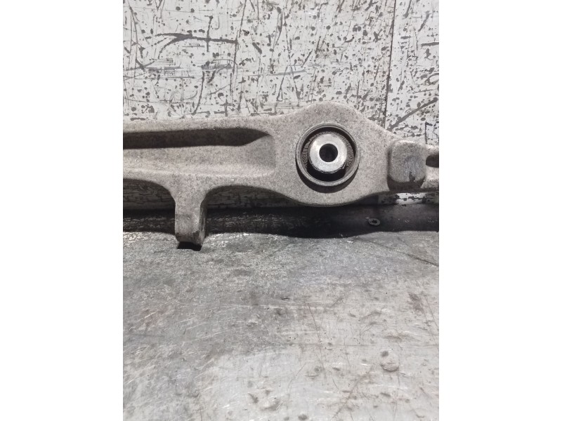 Recambio de brazo suspension inferior delantero izquierdo para audi a6 berlina (4f2) 2.0 tdi referencia OEM IAM   