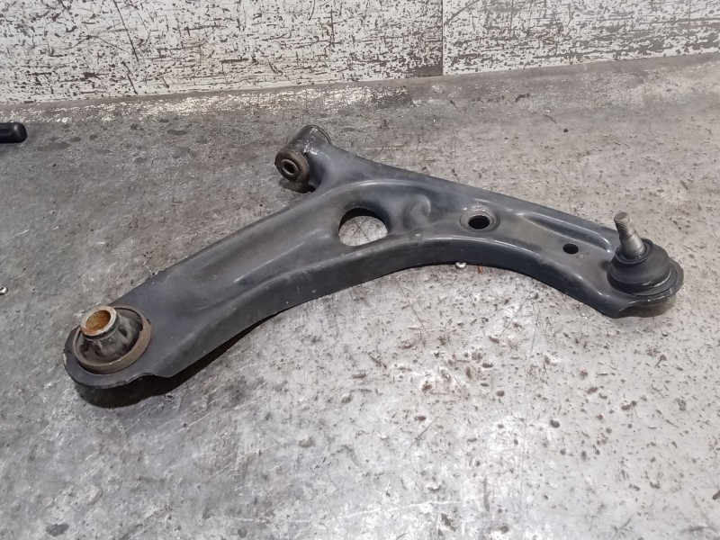 Recambio de brazo suspension inferior delantero derecho para citroën c1 seduction referencia OEM IAM   