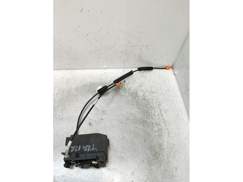 Recambio de motor cierre centralizado trasero izquierdo para citroën c4 spacetourer 1.2 referencia OEM IAM 9826136980  