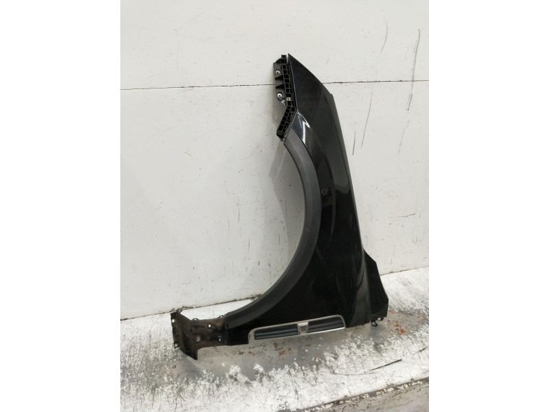 Recambio de aleta delantera izquierda para opel antara cosmo 4x4 referencia OEM IAM   