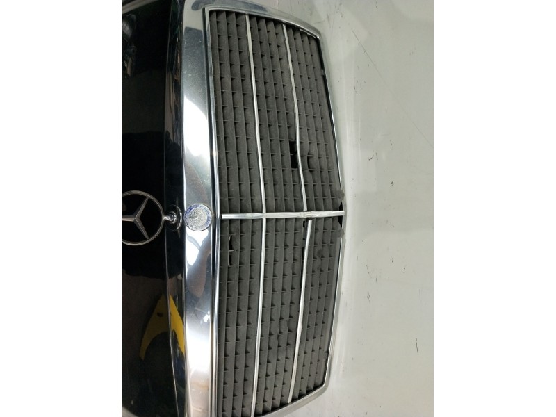 Recambio de capot para mercedes-benz clase c (w201) berlina referencia OEM IAM   