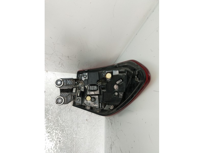 Recambio de piloto trasero izquierdo para seat leon sportstourer (kl8) referencia OEM IAM   