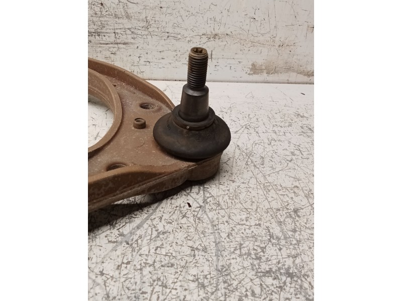 Recambio de brazo suspension superior delantero izquierdo para volkswagen touareg (7la) tdi r5 referencia OEM IAM 7LO407047A  