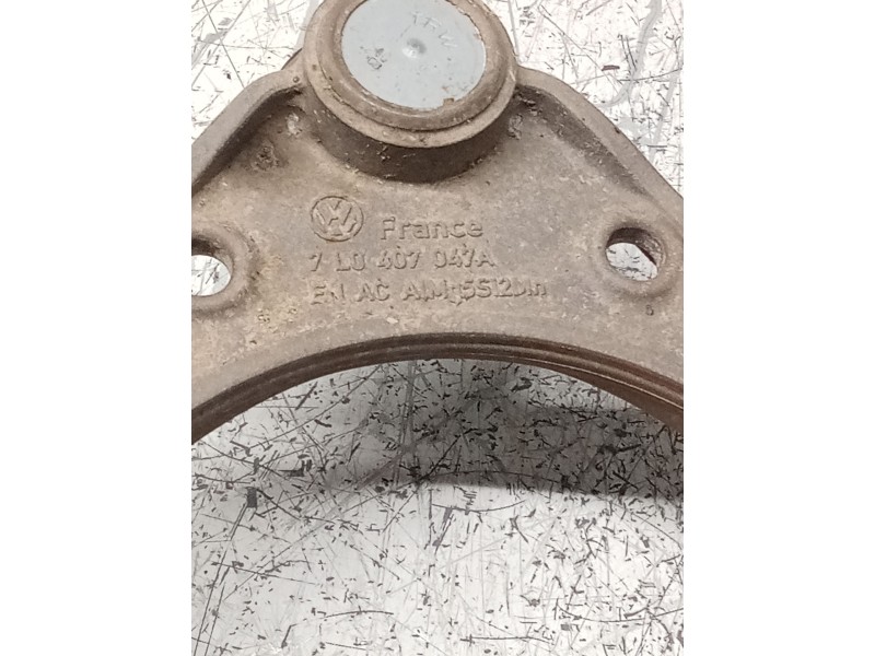 Recambio de brazo suspension superior delantero izquierdo para volkswagen touareg (7la) tdi r5 referencia OEM IAM 7LO407047A  
