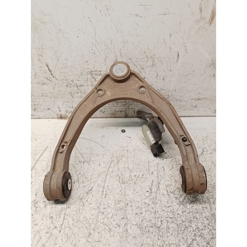 Recambio de brazo suspension superior delantero derecho para volkswagen touareg (7la) tdi r5 referencia OEM IAM 7LO407047A  