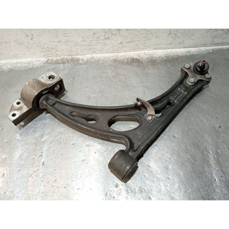 Recambio de brazo suspension inferior delantero izquierdo para audi a3 (8p1) 2.0 tdi 16v referencia OEM IAM 1K0407153G  