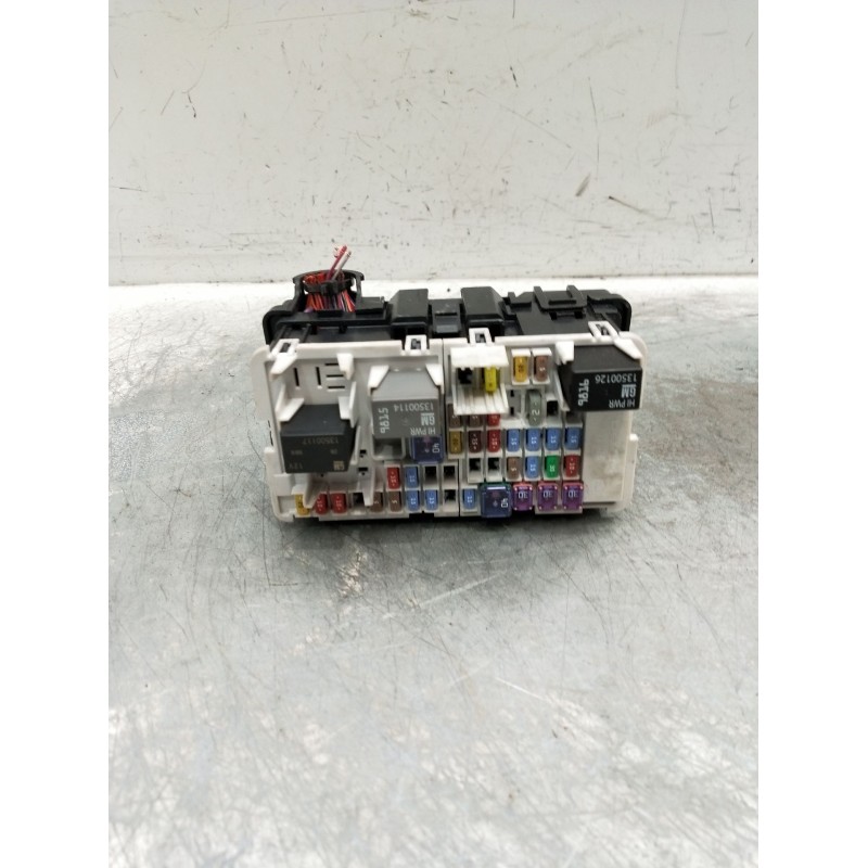 Recambio de caja reles / fusibles para opel insignia b sports tourer (z18) 2.0 cdti (35) referencia OEM IAM 3317251804  