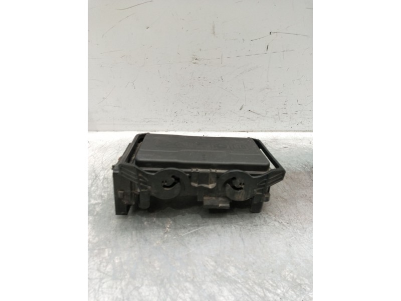 Recambio de caja reles / fusibles para opel insignia b sports tourer (z18) 2.0 cdti (35) referencia OEM IAM 3911662701  