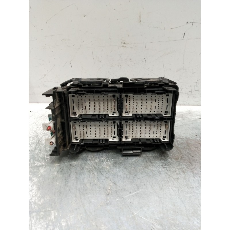 Recambio de caja reles / fusibles para opel insignia b sports tourer (z18) 2.0 cdti (35) referencia OEM IAM 3911662701  