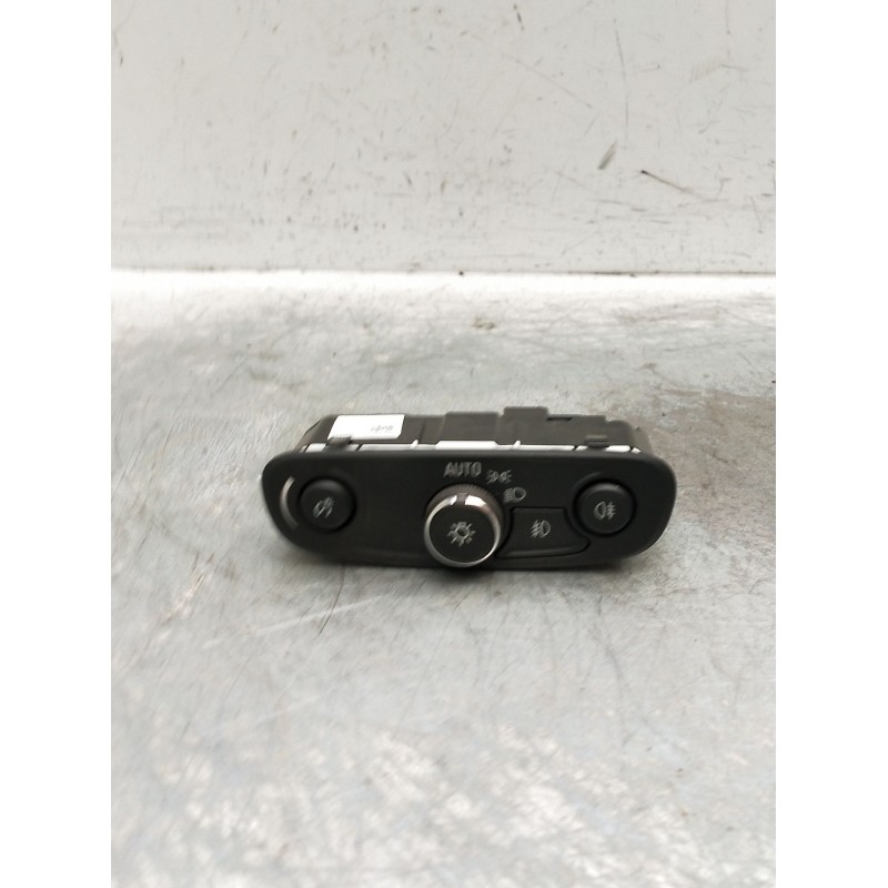Recambio de mando luces para opel insignia b sports tourer (z18) 2.0 cdti (35) referencia OEM IAM 84215920  