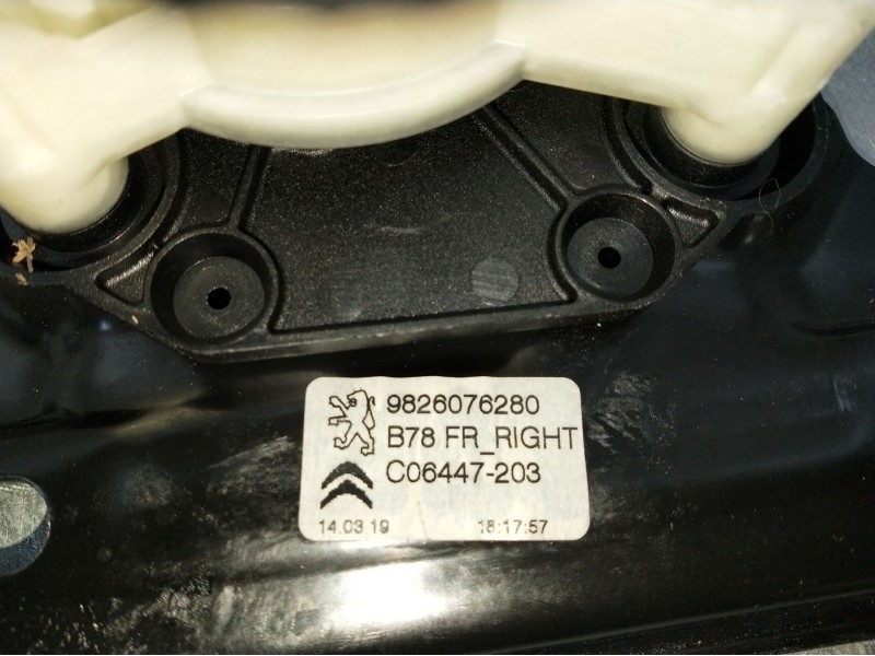 Recambio de elevalunas delantero derecho para citroën c4 spacetourer 1.2 referencia OEM IAM 9826076280 5P 