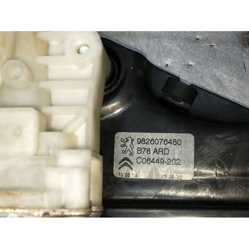 Recambio de elevalunas trasero derecho para citroën c4 spacetourer 1.2 referencia OEM IAM 9826076480 5P 