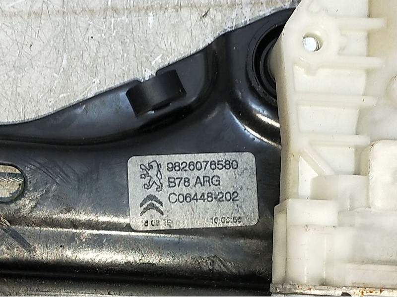 Recambio de elevalunas trasero izquierdo para citroën c4 spacetourer 1.2 referencia OEM IAM 9826076580 5P 