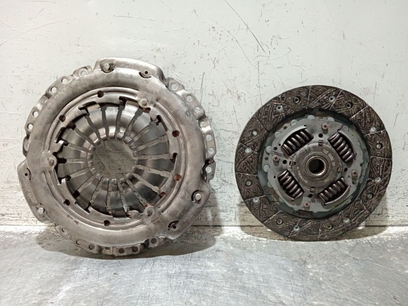 Recambio de kit embrague para dacia logan (ls_) 1.5 dci (ls0k) referencia OEM IAM 322039210 122031210 