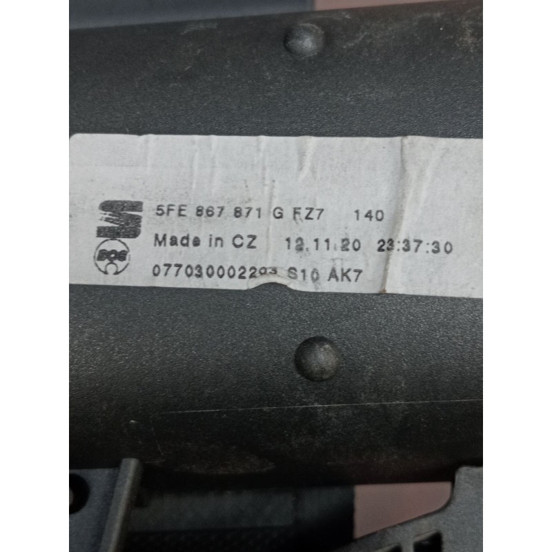 Recambio de bandeja trasera para seat leon sportstourer (kl8) referencia OEM IAM 5fe867871g  