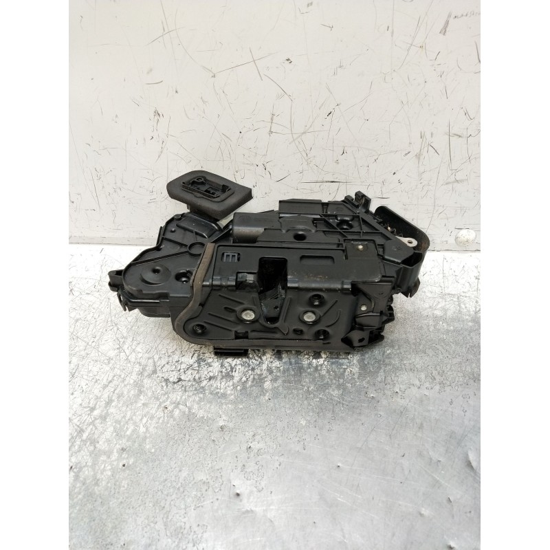 Recambio de motor cierre centralizado delantero izquierdo para seat leon sportstourer (kl8) referencia OEM IAM B5C5TB837015C  