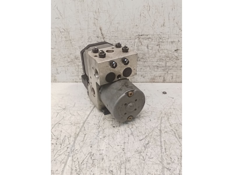 Recambio de abs para volkswagen passat b5 (3b2) 1.8 t referencia OEM IAM 8696240273004283  BOSCH