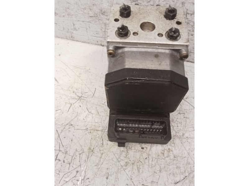 Recambio de abs para volkswagen passat b5 (3b2) 1.8 t referencia OEM IAM 8696240273004283  BOSCH