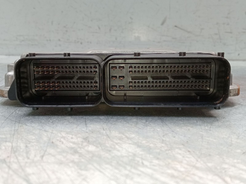 Recambio de centralita motor uce para seat leon sportstourer (kl8) referencia OEM IAM 0261s21825 05e907309d  