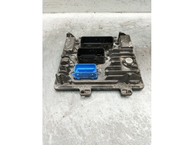 Recambio de centralita motor uce para opel insignia b sports tourer (z18) 2.0 cdti (35) referencia OEM IAM 55503974 395357783 11