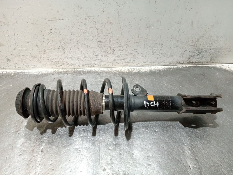 Recambio de amortiguador delantero derecho para toyota yaris live referencia OEM IAM 485100D820  